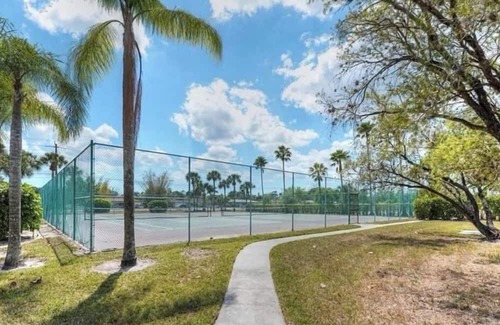 Cypress Lake Condominio | FORT MYERS GETAWAY! 2-bedroom condo with WiFi, AC