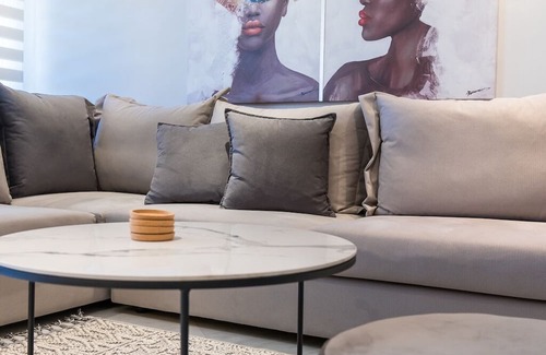 Kastoria Apartamento | Πολυτελές διαμέρισμα με τρία μεγάλα υπνοδωμάτια και δυο wc σε ιδανική τοποθεσία