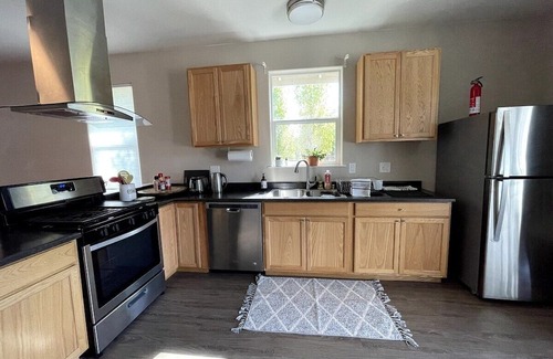 Middletown Casa | Tangerine Cottage spacious home