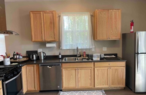 Middletown Casa | Tangerine Cottage spacious home