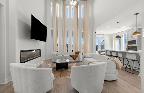 Katy Casa | Luxurious High Class 4Br Theatre Home