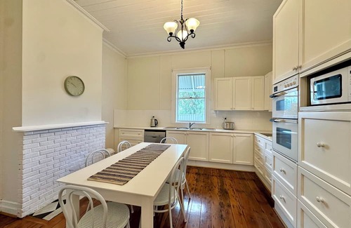 Young Casa | Currawong Corner Cottage