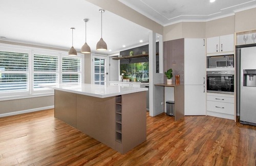 Speers Point Casa | Lakeview Retreat on The Esplanade