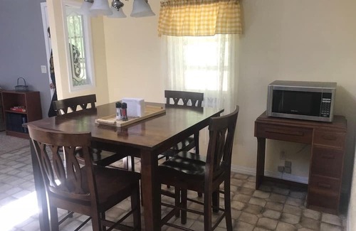 Crawfordsville Cabaña | Guest House on the Ranch