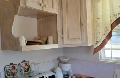 Little Battaleys Apartamento | Nice 1-bedroom apartment in St Peter with WiFi