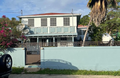 Culebra Pueblo Casa | Cozy 3-Bedroom Apartment in Culebra – Sleeps 6, Steps from Adventure!