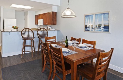 Elrod Estates Complejo | Ormond Beach oceanfront view! 2-bedroom resort w/ huge pool deck on the beach!