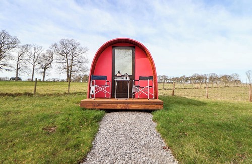 Trefnant Cabaña | POD 5, pet friendly, country holiday cottage in St Asaph
