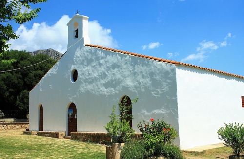 Lotzorai Apartamento | Villa Juniper, only 240mt from the sandy beach!