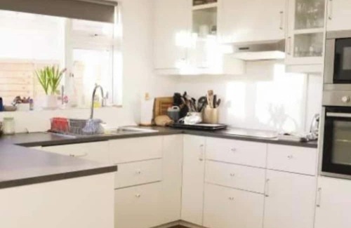 Dublin Casa | Coastal Hideaway - Sleeps 4 & Free Parking