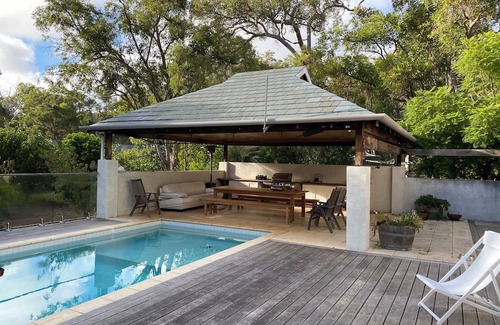 Yallingup Siding Casa | Yungaburrup is 12 acres of natural jarrah forest ,seclusion for total relaxation