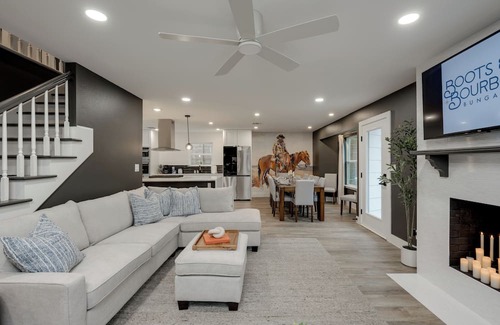 Coronado Hills Casa | Boots and Bourbon Bungalow-Spacious 5-bedroom home in Austin with sauna & pool