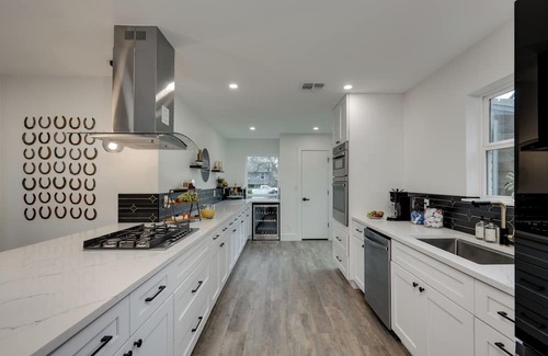 Coronado Hills Casa | Boots and Bourbon Bungalow-Spacious 5-bedroom home in Austin with sauna & pool