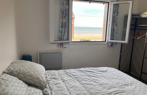 Bernieres-sur-Mer Apartamento | Magnificent apartment with sea view