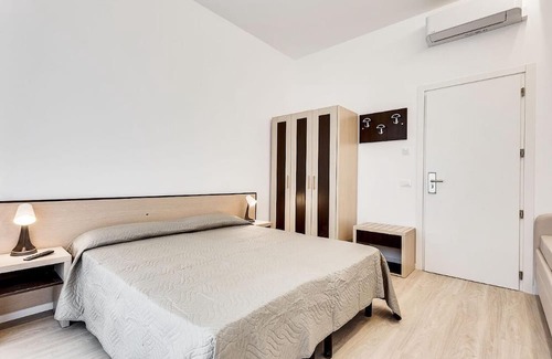 Rivabella Cama Y Desayuno | ROOMS AVAILABLE HOTEL ANVERSA just 2 minutes from Rimini Beach