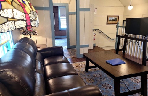 Winthrop Apartamento | Guy's Place in the Historic Guy Waring House located in Downtown Winthrop