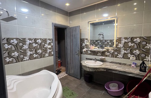 Faisal Casa | Charming 2-bedroom building in Suez Governorate with AC