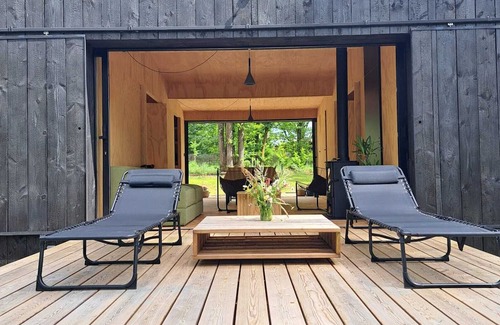 Sainte-Foy-de-Longas Chalet De Esquí | Charming chalet in Sainte-Foy-de-Longas nestled in a private woodland forest