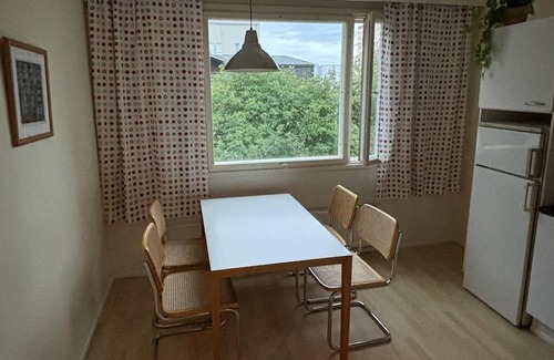 Jyvaskyla Apartamento | Spacious apartment with balcony and private parking in the city center.