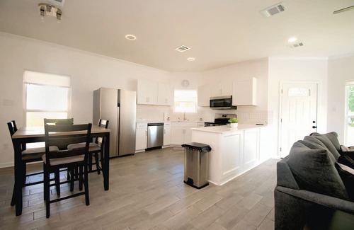 Gonzales Casa | 4/2 NEW COZY HOME in the heart of Gonzales, La.