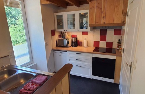 La Fontenelle Apartamento | Vacation apartment in 4Ha nature area with pond. Bike rental and games for everyone.