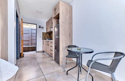 Woodmead Apartamento | Advas bachelor bliss