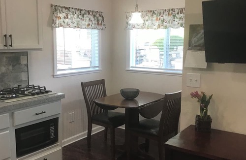 Napa Apartamento | Bottle Rock Cozy studio in charming Napa 15-17 minutes walking to venue.
