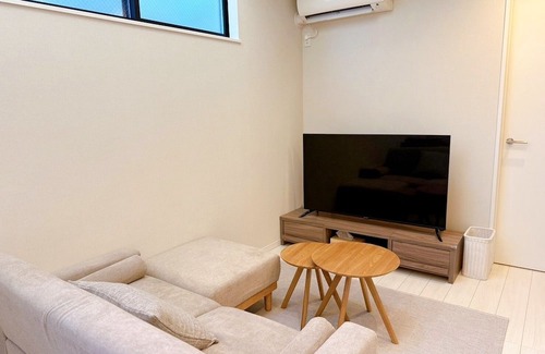 Ikebukuro Casa | Ikebukuro 2 min / Shinjuku 11 min / Shibuya 18 min / Max 8 people / 3 bed rooms / Parking / High speed Wi-fi / Multilingual