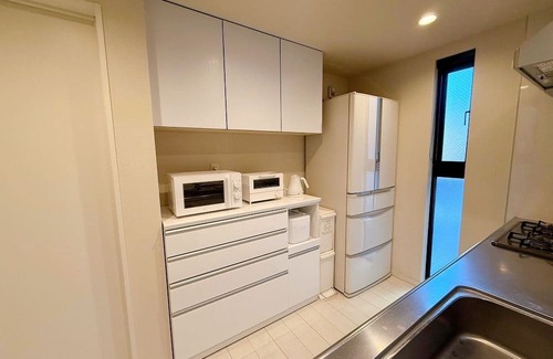 Ikebukuro Casa | Ikebukuro 2 min / Shinjuku 11 min / Shibuya 18 min / Max 8 people / 3 bed rooms / Parking / High speed Wi-fi / Multilingual