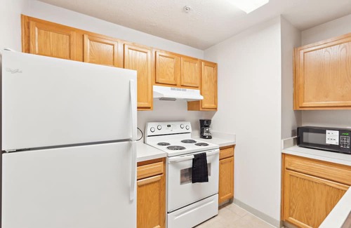 Wadsworth Apartamento | Stratford Crossings 101 I 1 Bed 1 Bath