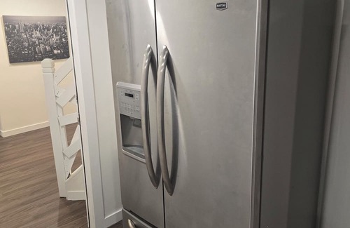 Chestermere Apartamento | Cozy 2-Bedroom Suite: 5 Minutes Walk To Chestermere Lake