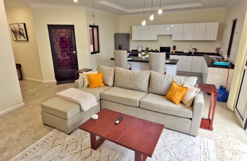 Cathedral Hill Apartamento | F4 - Apartment with Inverter, Gym, Washer/Dryer, Wifi, Pavilion - Ibex Meanwood