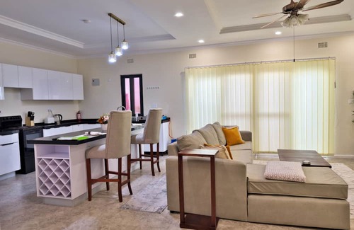 Cathedral Hill Apartamento | F4 - Apartment with Inverter, Gym, Washer/Dryer, Wifi, Pavilion - Ibex Meanwood