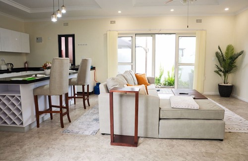 Cathedral Hill Apartamento | F4 - Apartment with Inverter, Gym, Washer/Dryer, Wifi, Pavilion - Ibex Meanwood