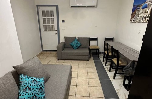 Bonanza Apartamento | Charming 2-bedroom apartment with WiFi, AC in superb Laredo