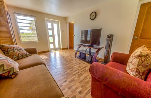 Little Bay Apartamento | Cozy 1-bedroom Studio Apartment in Montserrat with WiFi, and AC