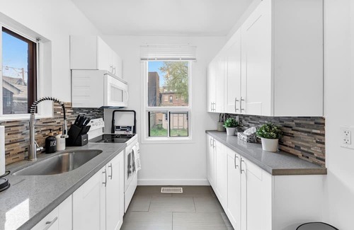 Upper Beaches Casa | Charming 1-bedroom house with AC, 5 mins to the beach, Fast Wifi