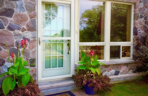 Cressy Apartamento | Welcome to Sunset View – Your Lakeside Retreat in Prince Edward County