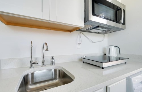 Lathrop Apartamento | River Island Apt: Private Yard & Patio!