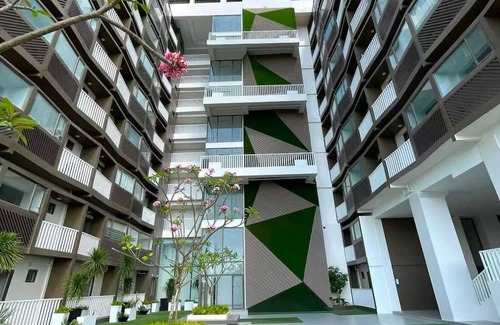 Jaro Apartamento | "Stylish Studio Retreat: Comfort, Relaxation, and More"