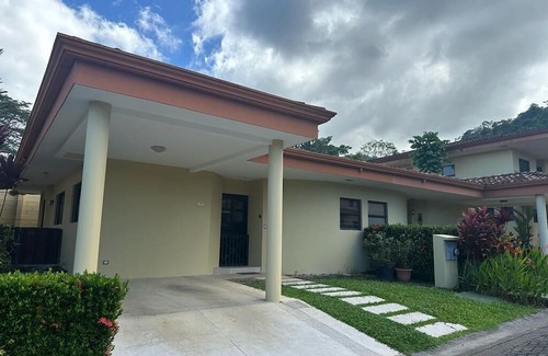 Tarcoles Casa | Cozy newly renovated 2-bedroom house 10 mins from the beach!