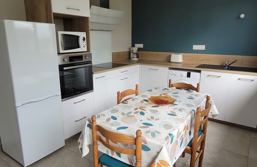 Saint-Etienne-en-Cogles Casa | On the road to Mont Saint Michel house for rent stay & vacations