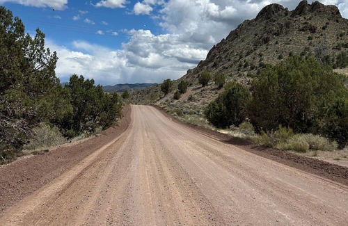 Newcastle Alquiler De RV | Charming campground in Beryl for a peaceful getaway Spot 2