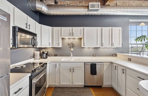 Grand Rapids Condominio | Beautiful 2-bedroom condo overlooking downtown Grand Rapids with rooftop deck.