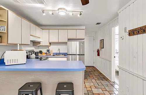 Clermont Condominio | 2 BR/2 bath Clermont cottage w/ Heated Olympic Pool/basketball/lake access