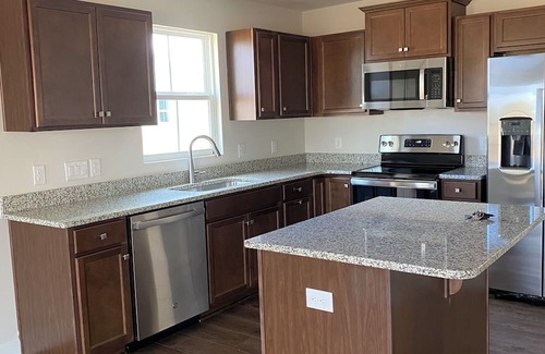 Tabor City Casa | Charming 2-bedroom house in Tabor City with WiFi andAC. Covered Back Porch.