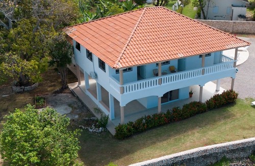 El Breton Villa | Luxurious 5-bedroom villa with WiFi, Pool, Jacuzzi and AC enchanting Cabrera