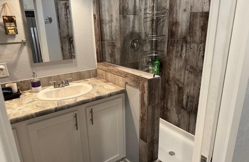 Austin Cabina | Cozy cabin in charming Austin with WiFi, AC