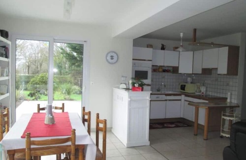 Sarzeau Casa | Vacation home on the beach, less than 10 minutes' walk from the sea.