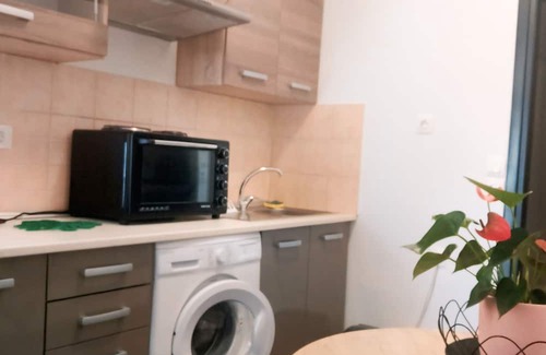 Petaloudes Apartamento | Calyspo Charming 1-bedroom apartment with WiFi, AC in gorgeous Rodos